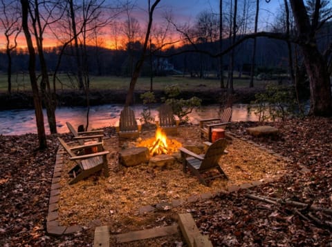 CatchoftheDay-Firepit-RiverCabin