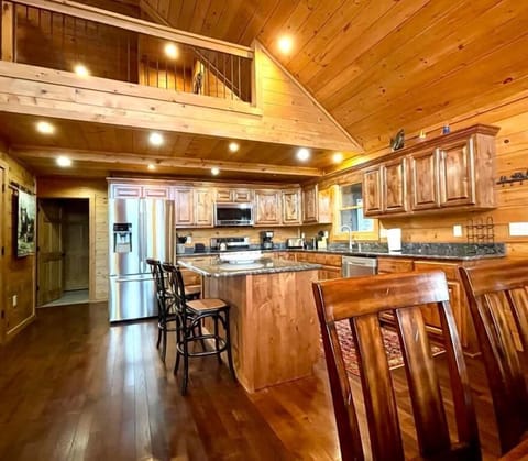 Full Gourmet Kitchen