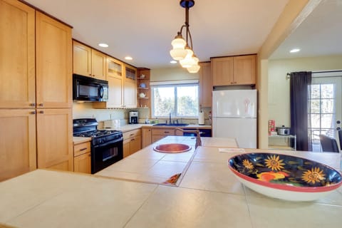 Kitchen | Fully Equipped