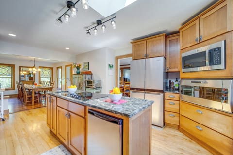Kitchen | Fully Equipped | Cooking Basics | Toaster | Toaster Oven | Spices