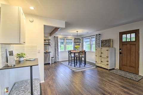 Dining Area | Dishware Provided
