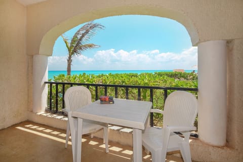 Sip on your morning coffee while you watch the waves and embrace the laidback coastal vibes!
