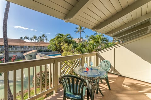 Lanai Seating