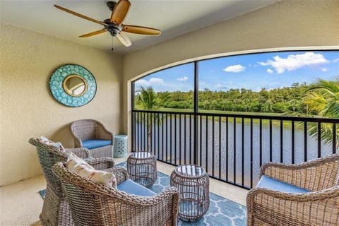 Rear Lanai Views of the Lake & Golf Course