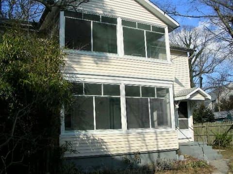 103A HIckman- 1st Fl Unit w/Screened Porch. Apts located behind the cottage 