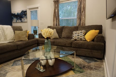 Living Rm - Sofa sleeper (2) 