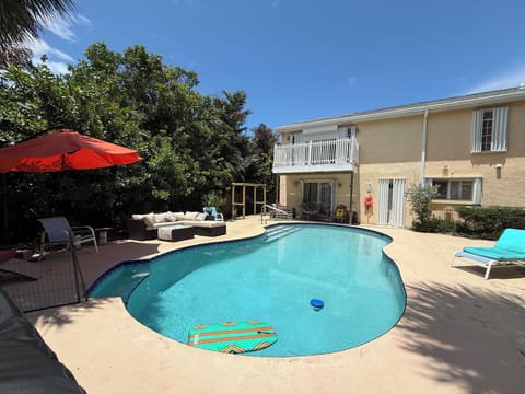 Sectional areas & fences for your fur baby, huge tropical pool-multiple seatings