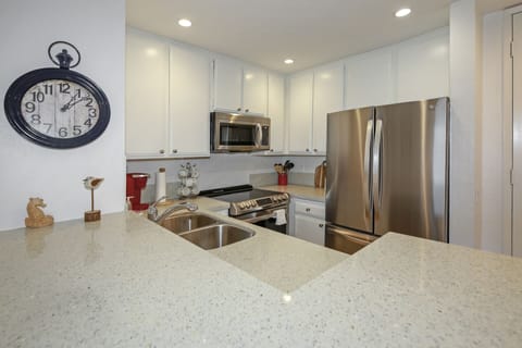 Fully stocked kitchen for all your cooking needs