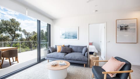 Living with Smart TV and Views