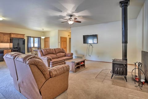 Living Room | Laptop Friendly