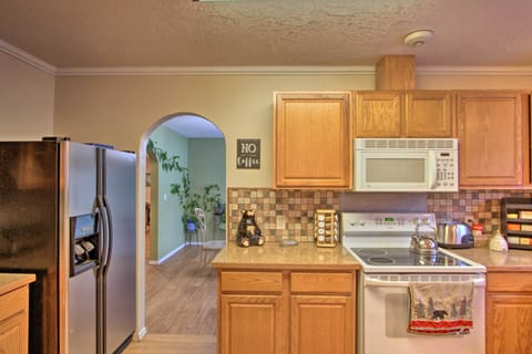 Kitchen | Trash Bags/Paper Towels