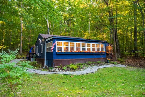 Cozy Time Cottage - Family-friendly Lake Community