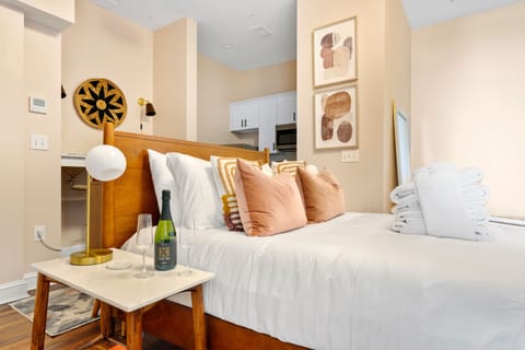 Sweet Couples Retreat | The Vesper Suite