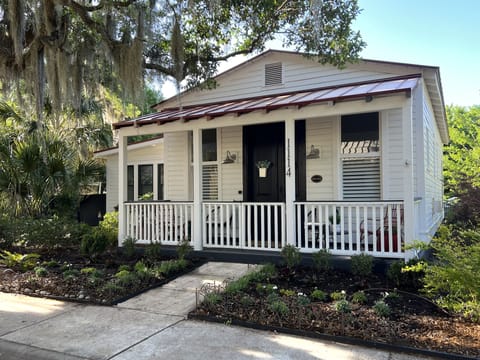 Pruitt's Grocery as in 1920 with added front porch in Lowcountry style