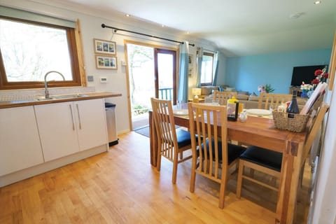 Merlins Cabin - 2 Bedroom - Blaen Cedi Farm (2762)