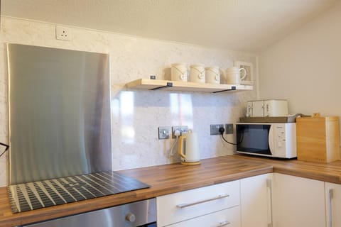Merlins Cabin - 2 Bedroom - Blaen Cedi Farm (2773)
