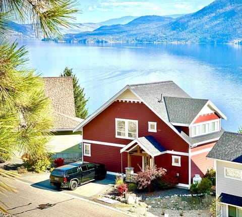 The RH is an open floor plan beautiful home with a panoramic view of the lake.