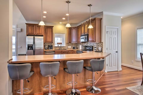 Kitchen | Dual Drip & Keurig Coffee Maker | Toaster