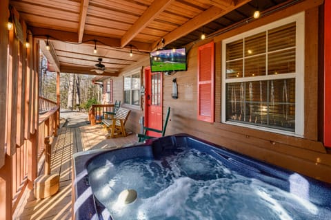 Hot Tub ! 