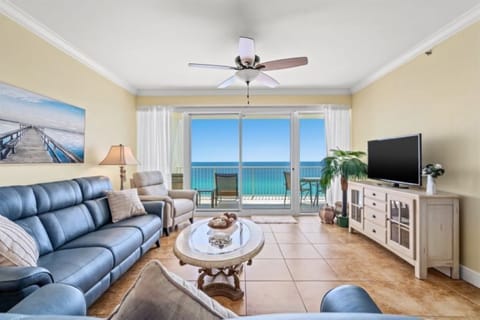 Stunning ocean view from living room
