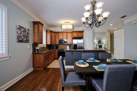 010 104A 200 Peninsula Blvd 10522