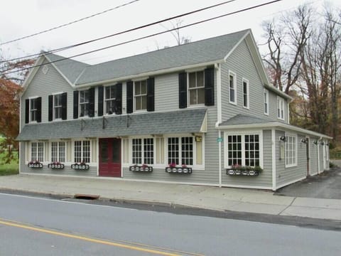 Perfectly located on Main Street