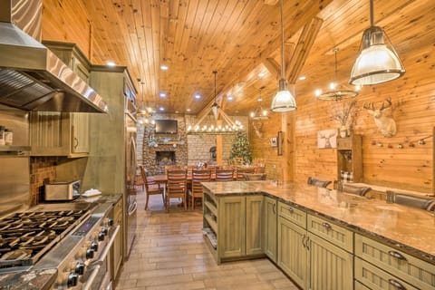 Kitchen | Cooking Basics | Dishware/Flatware | Toaster | Crock-Pot