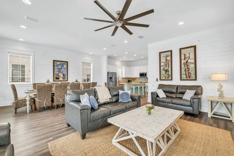 Living room with plenty of seating