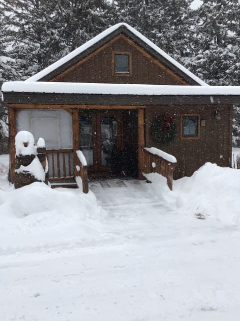 Winter at the cabin ❄️