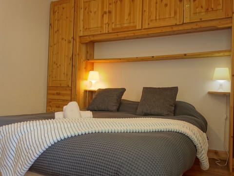 Furniture, Property, Comfort, Shade, Bed Frame, Wood, Textile, Interior Design, Pillow, Lamp