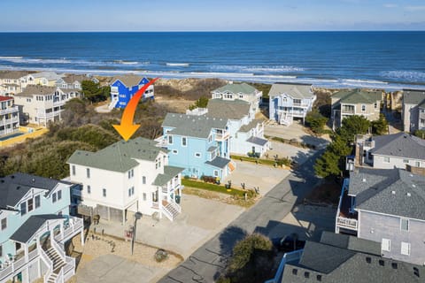 Spyglass: 2 minute walk to beach