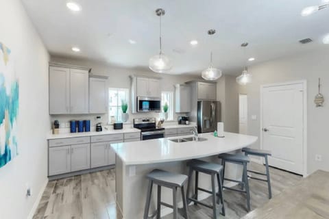 Everything you will need to prepare tasty meals in this kitchen