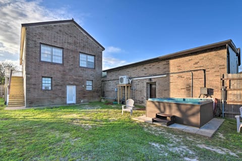 Galveston Vacation Rental | 2BR | 1BA | Step-Free Entry | 950 Sq Ft