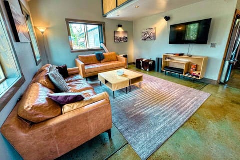 Enjoy your time in Teton Valley staying in this beautiful home, with a wonderful open layout to enjoy the company of friends and family.