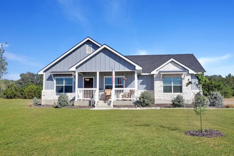 View of the front of the home