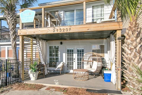 Modern Beach Bungalow