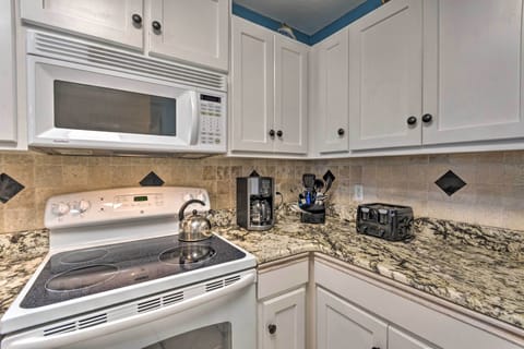 Kitchen | Drip Coffee Maker | Kettle | Toaster