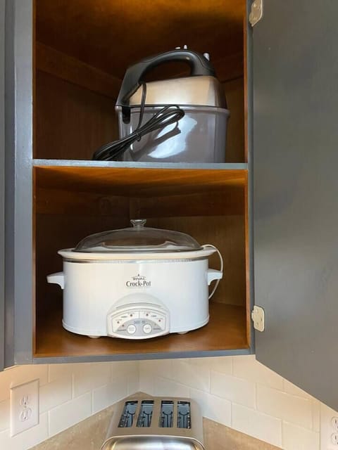 Crokpot for easy meal prep.