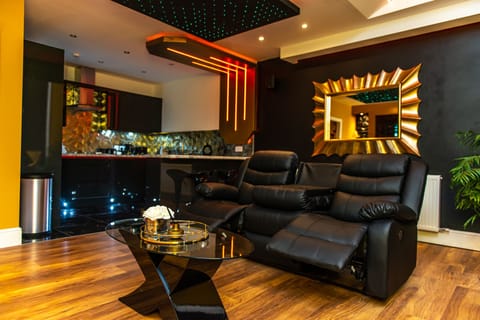 Living Room / Lounge