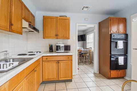 Kitchen with Microwave, Double Oven