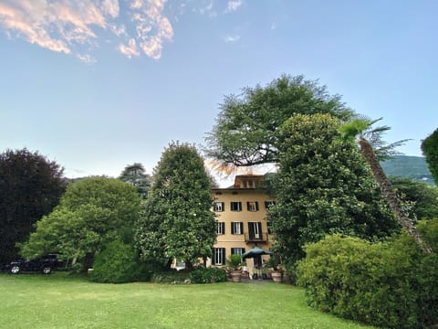 A view of the park of Villa Casanova. An 18th century style park