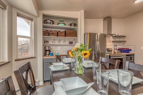 A stylish dining room that brings comfort and sophistication to every meal.