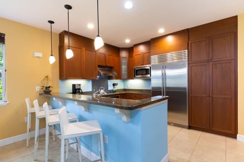 Breakfast bar with granite counters.