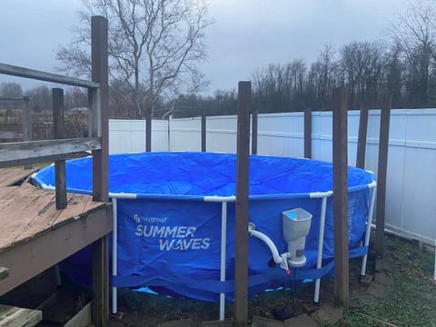 Pool - Open May - September