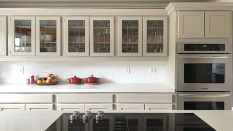 Plenty of dishes and cookware provided for your convenience.