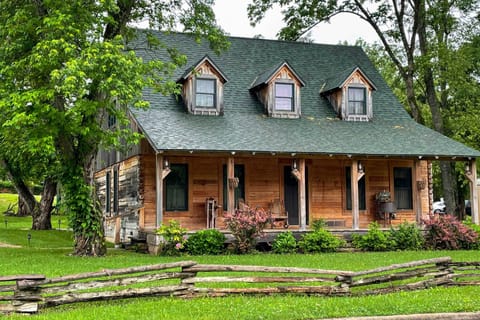 Hollister Vacation Rental | 3BR | 2.5BA | 1,900 Sq Ft | Stairs Required