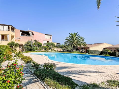 Swimming Pool, Outdoor Furniture, Resort, Sunlounger, Shade, Hotel, Resort Town, Thermae, Eco Hotel, Umbrella