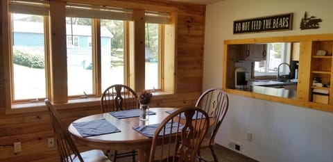 Dining room with pass-thru to kitchen 