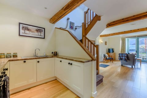 Will's Cottage Kitchen - StayCotswold