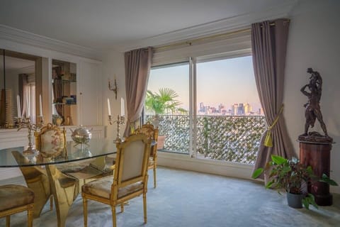 Separate dining room